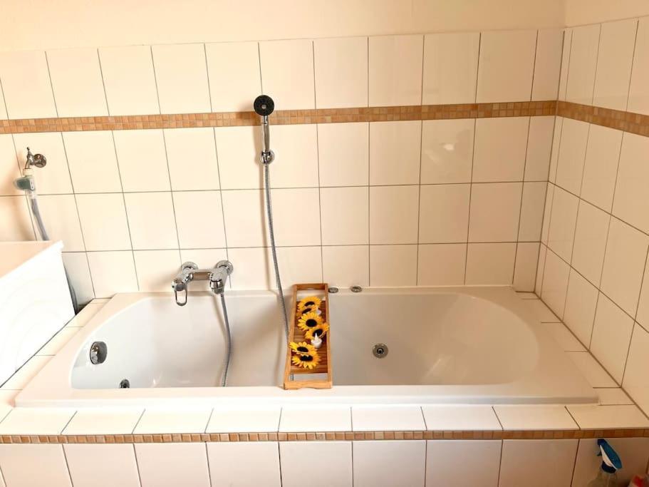 Doppelzimmer Mit Terrasse In Privatem Zuhause Lubecca Esterno foto