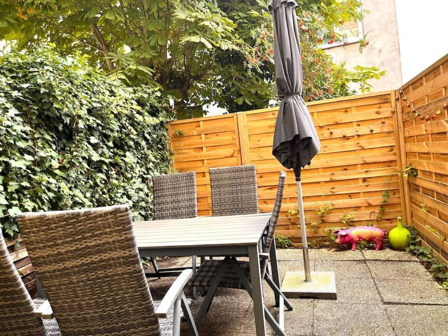Doppelzimmer Mit Terrasse In Privatem Zuhause Lubecca Esterno foto