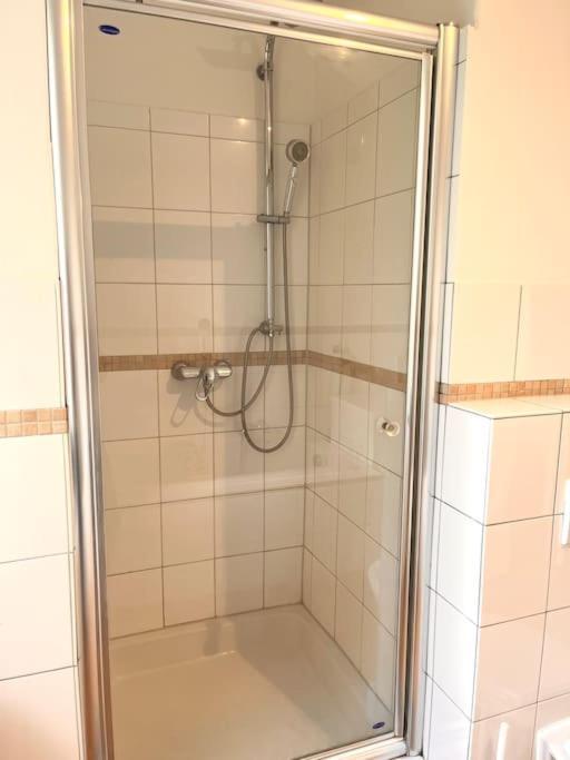Doppelzimmer Mit Terrasse In Privatem Zuhause Lubecca Esterno foto