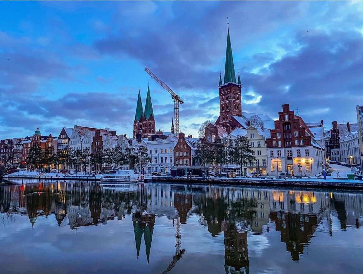 Doppelzimmer Mit Terrasse In Privatem Zuhause Lubecca Esterno foto